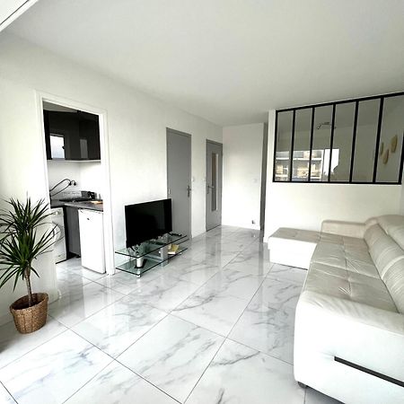 Studio 4 Couchages A 12 Min De La Plage A Pied Avec Wifi, Le Parking Est En Option Antibes Luaran gambar
