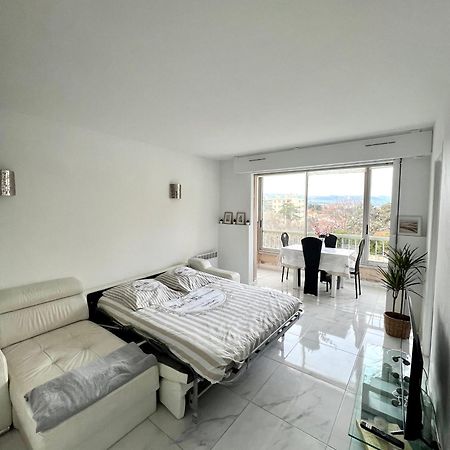 Studio 4 Couchages A 12 Min De La Plage A Pied Avec Wifi, Le Parking Est En Option Antibes Luaran gambar