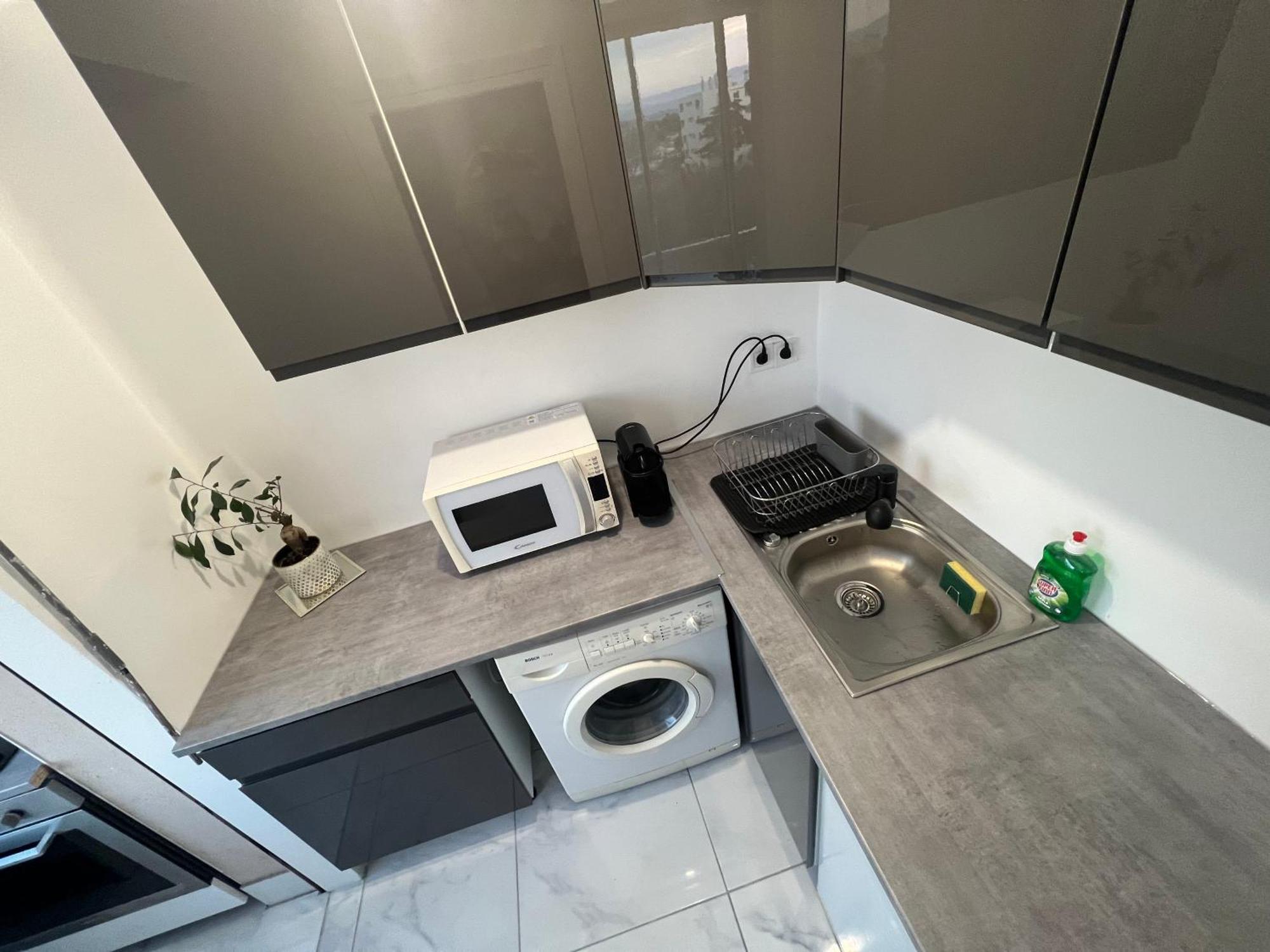 Studio 4 Couchages A 12 Min De La Plage A Pied Avec Wifi, Le Parking Est En Option Antibes Luaran gambar
