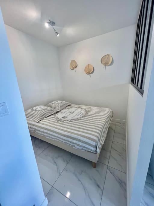 Studio 4 Couchages A 12 Min De La Plage A Pied Avec Wifi, Le Parking Est En Option Antibes Luaran gambar