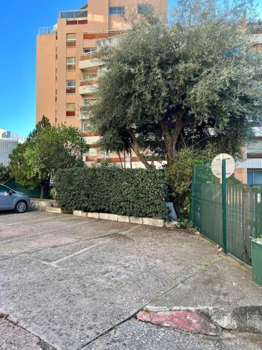 Studio 4 Couchages A 12 Min De La Plage A Pied Avec Wifi, Le Parking Est En Option Antibes Luaran gambar